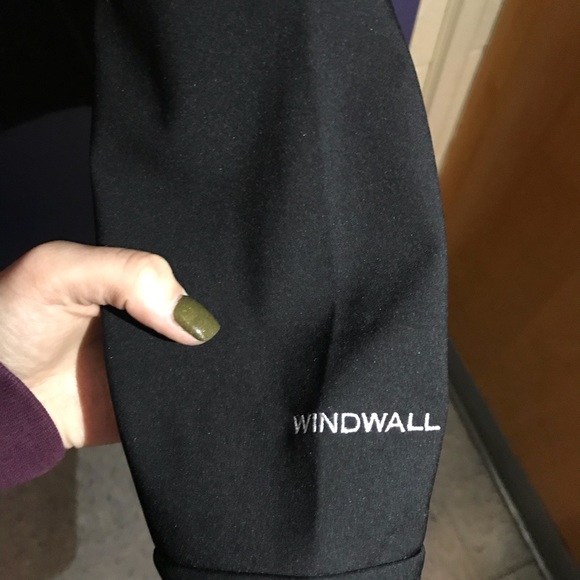 Women’s Northface Jacket - Picture 5 of 5